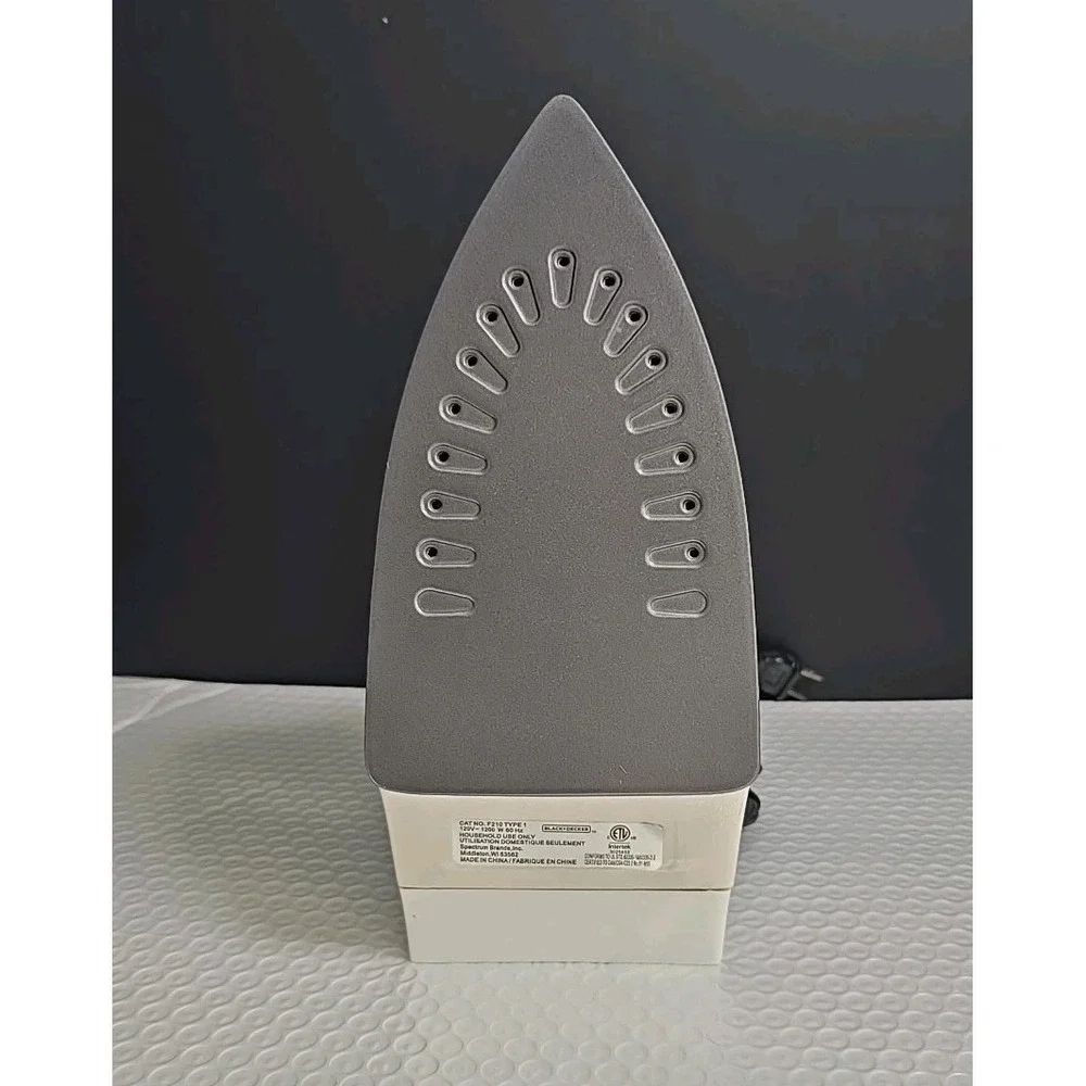 Black & Decker F210 SmartTemp Technology Nonstick Soleplate Iron